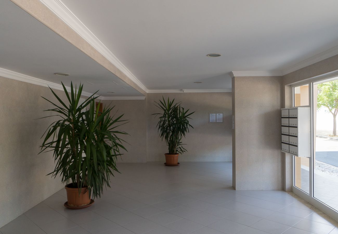 Apartamento em Quarteira - T1 Colina Ferias 8C  ,A/C ,GARAGEM, VISTA MAR