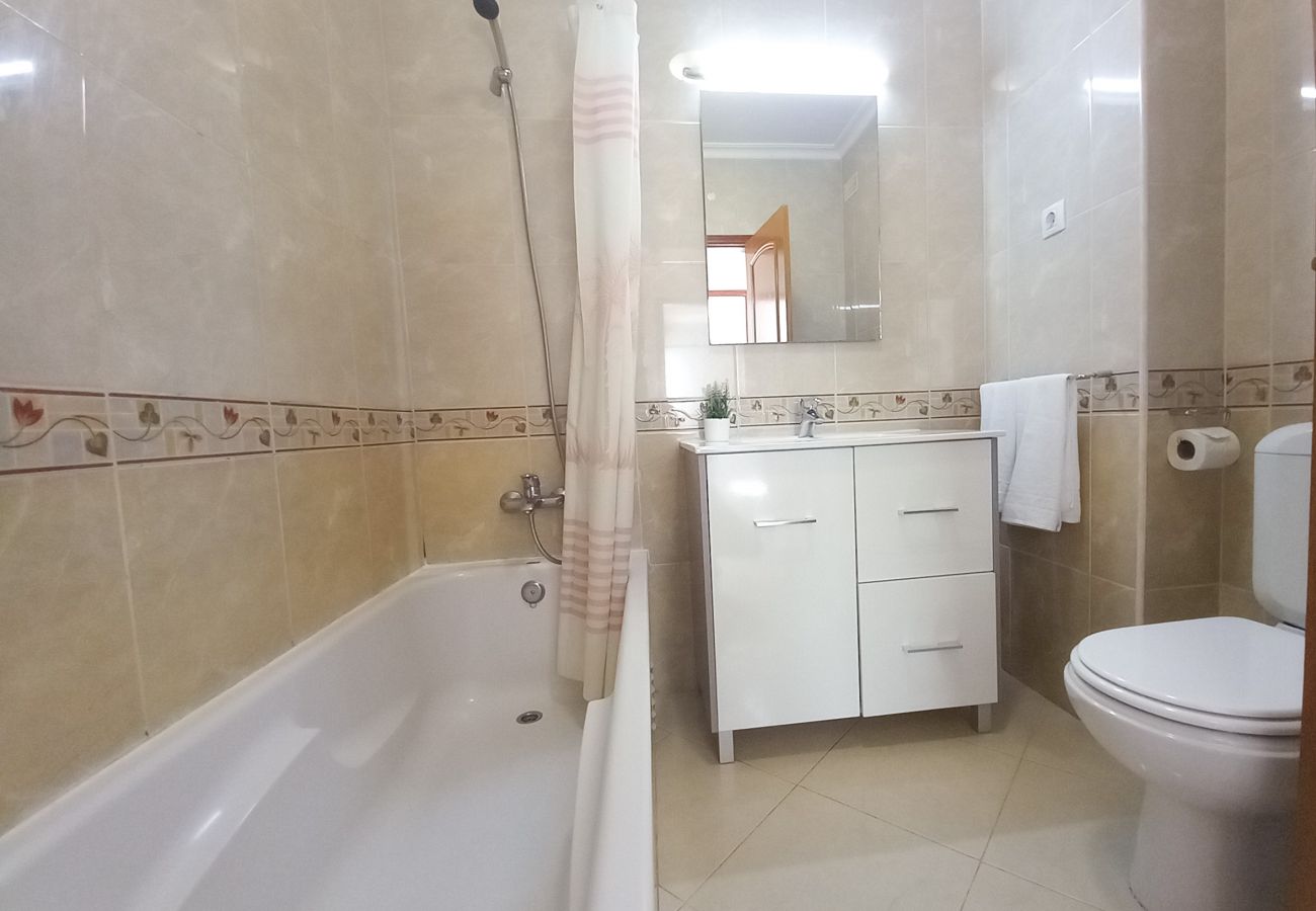 Apartamento em Quarteira - T1 Colina Ferias 8C  ,A/C ,GARAGEM, VISTA MAR