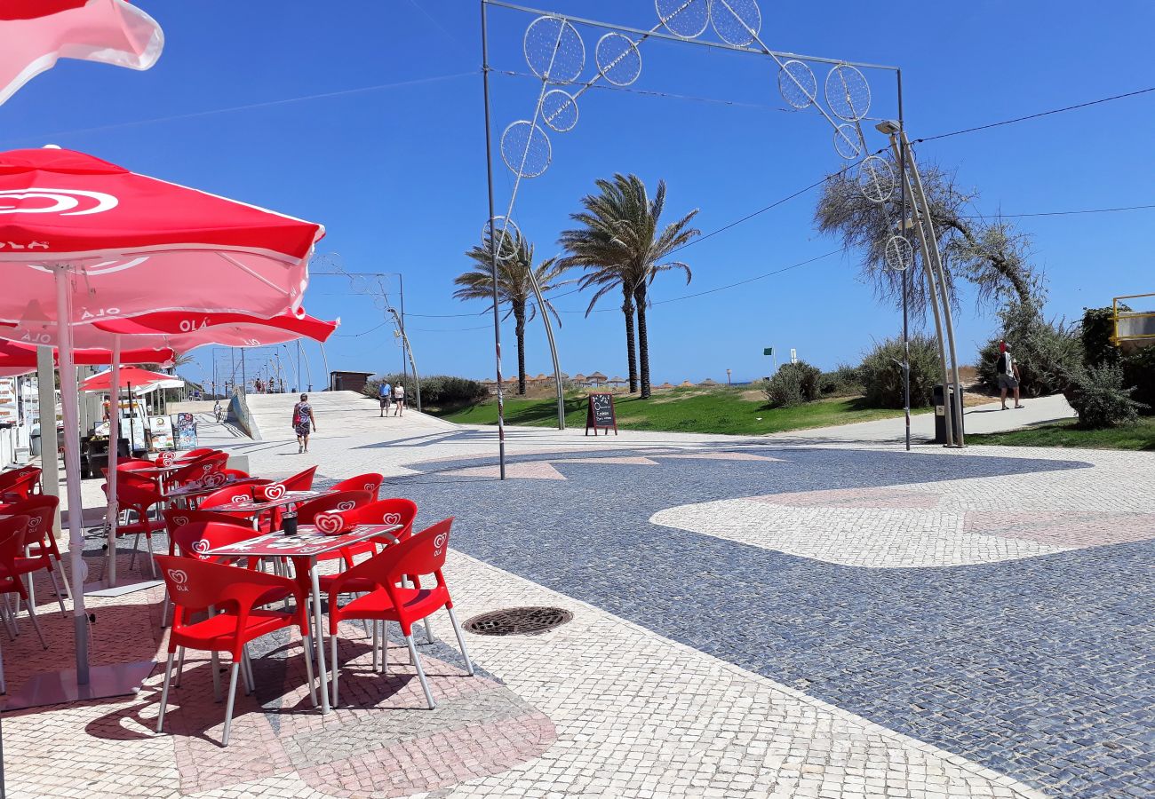 Apartamento em Quarteira - T1 Colina Férias 8D-A/C,GARAGEM VMAR