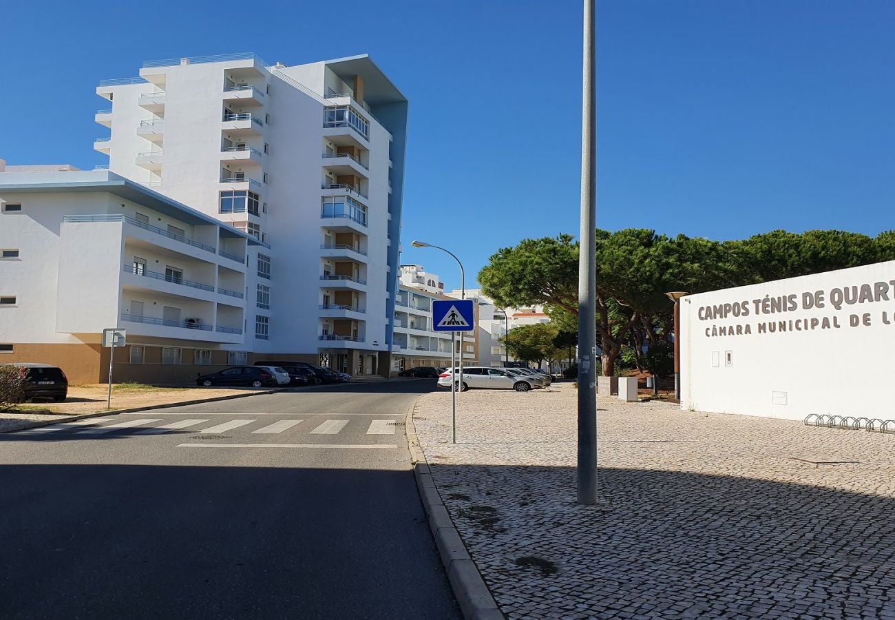 Apartamento em Quarteira - T1 Colina Férias 8D-A/C,GARAGEM VMAR