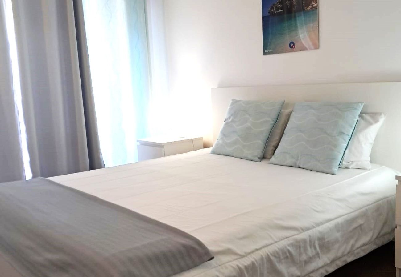 Apartamento em Quarteira - T2 M.Praia 4E 80M PRAIA wi-Fi 6 PESSOAS