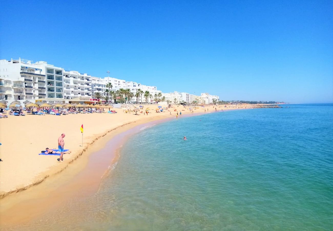 Apartamento em Quarteira - T1 Praiamar FRENTE MAR A/C ESTACIONAMENTO WIFI