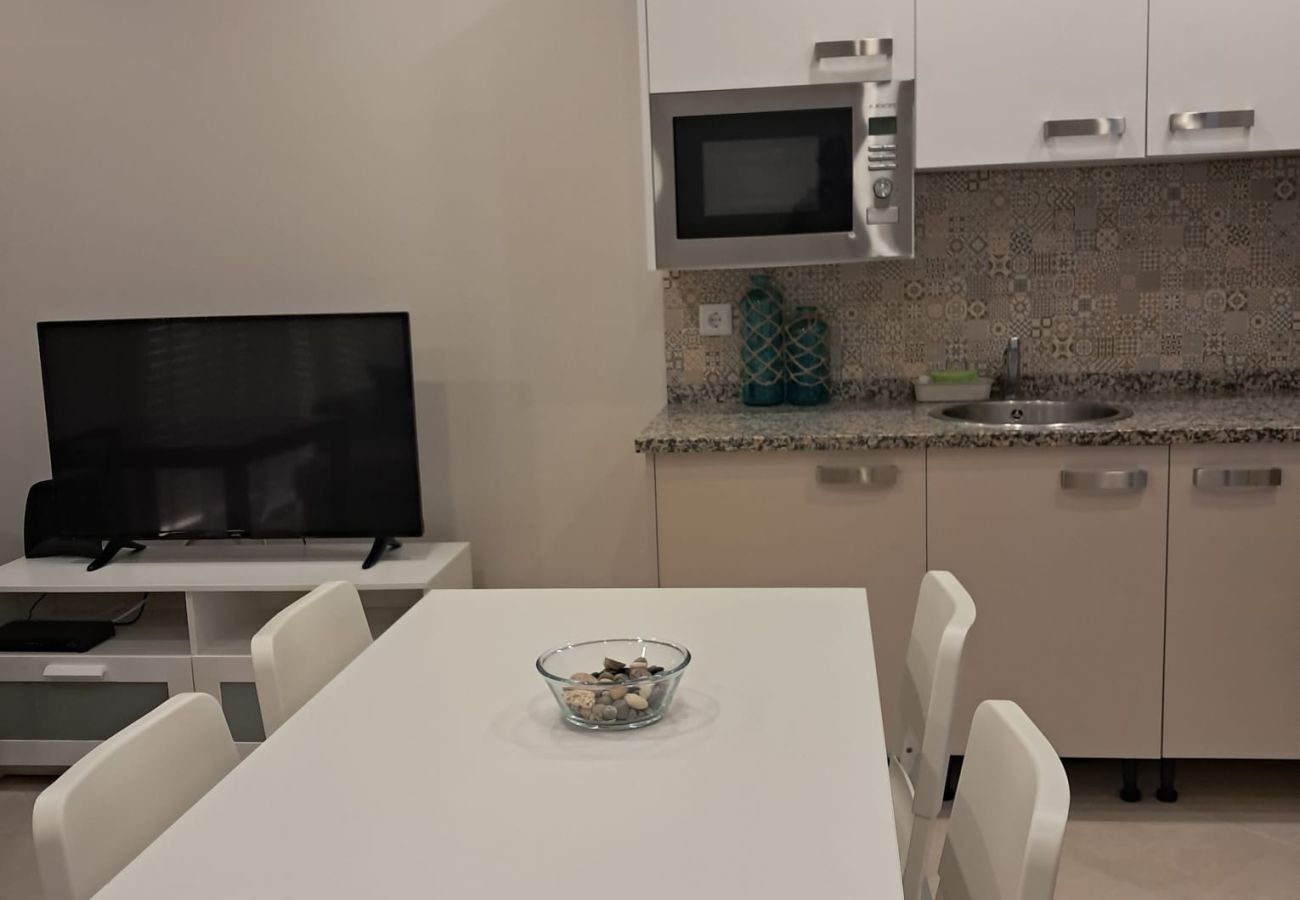 Apartamento em Quarteira - T1 Praiamar FRENTE MAR A/C ESTACIONAMENTO WIFI