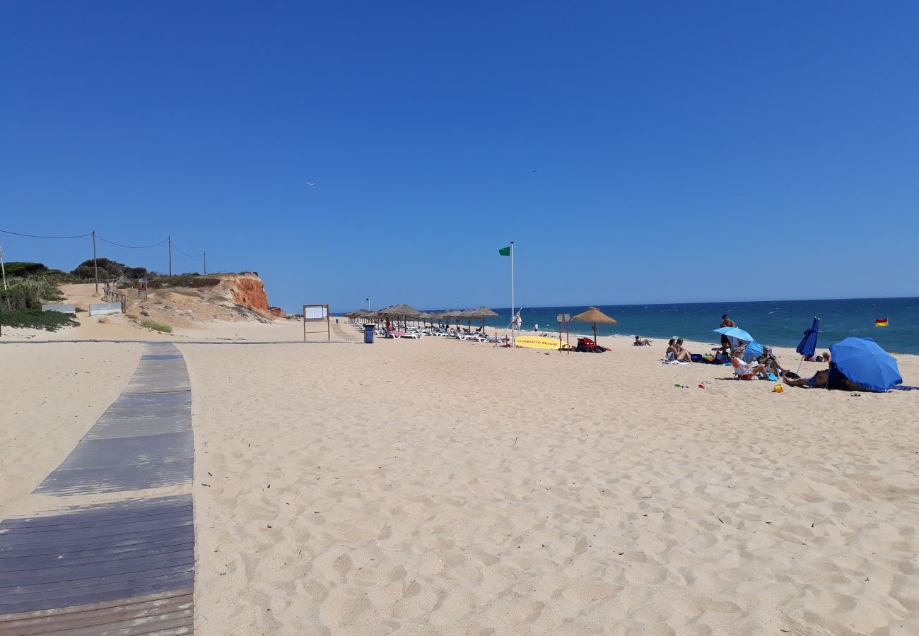 Apartamento em Quarteira - T1 AForte Novo,A/C,ESTAC, Wifi,PRAIA