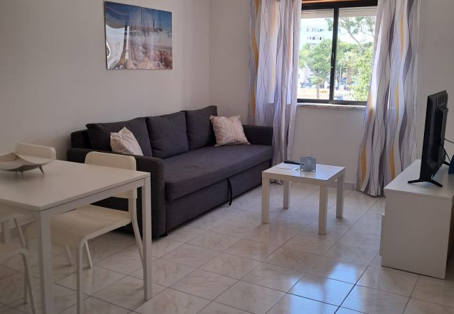 Apartamento em Quarteira - T1 Largo Frente - Familiar