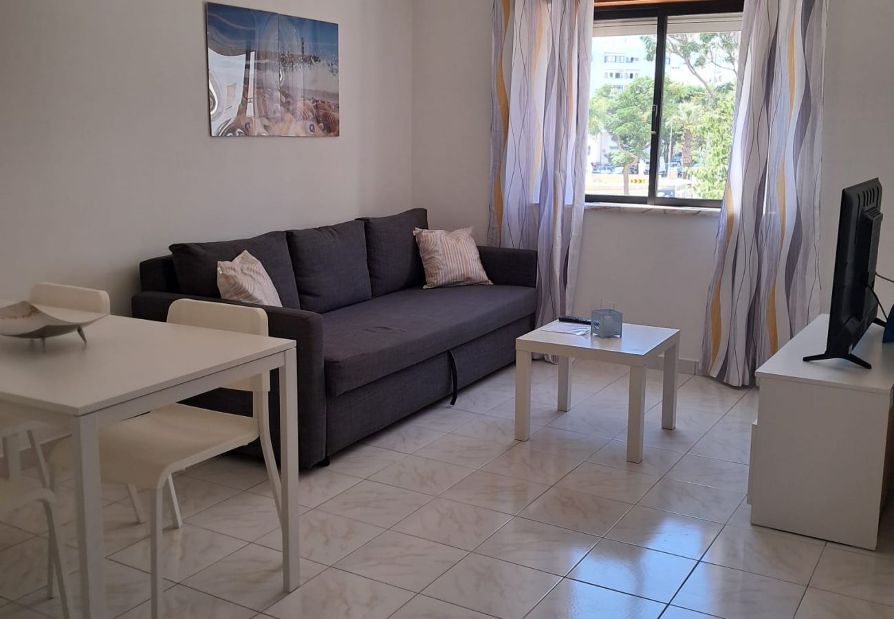 Apartamento em Quarteira - T1 Largo Frente - Familiar