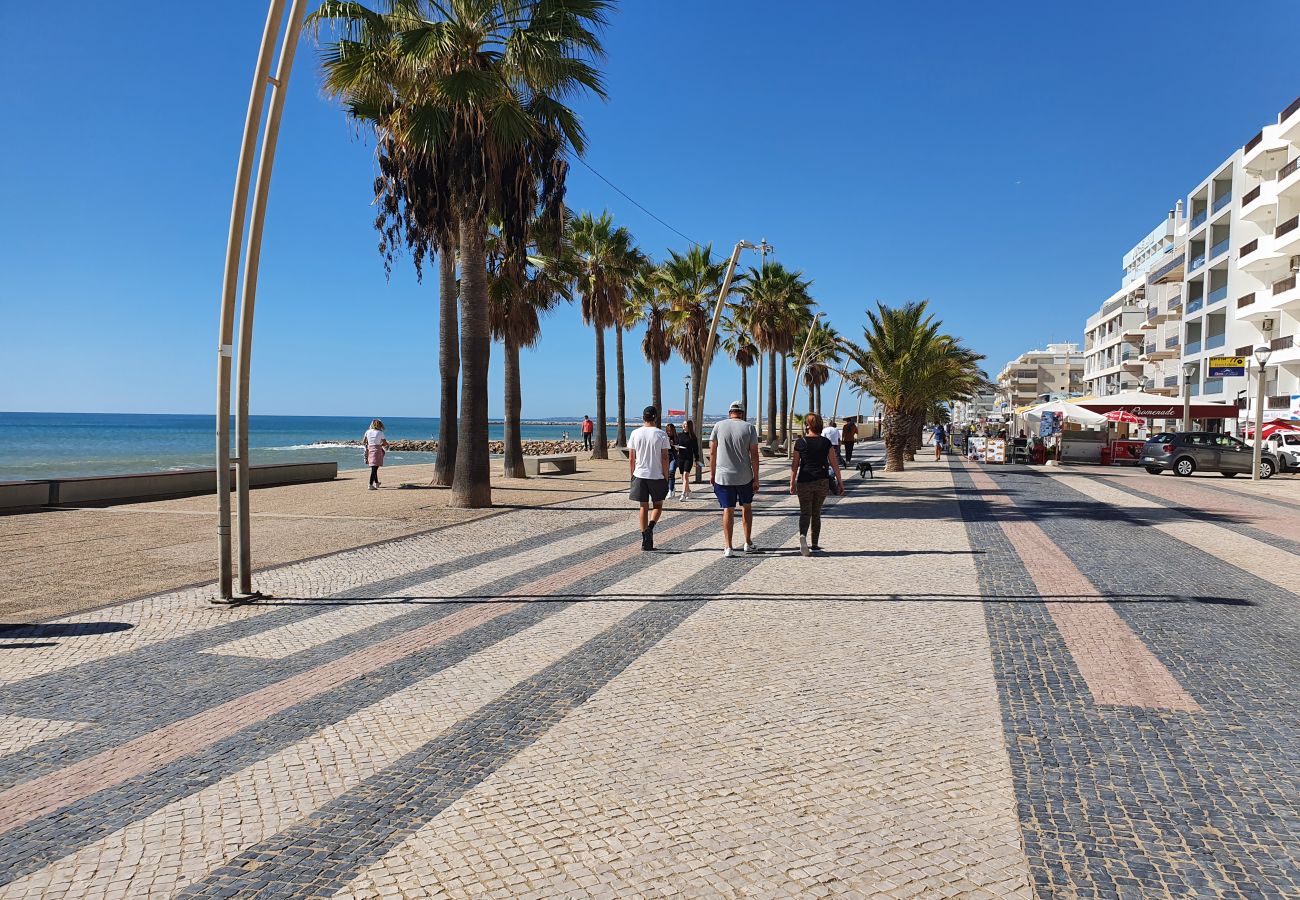 Apartamento em Quarteira - T2-MAMA II.  AC FRENTE MAR 