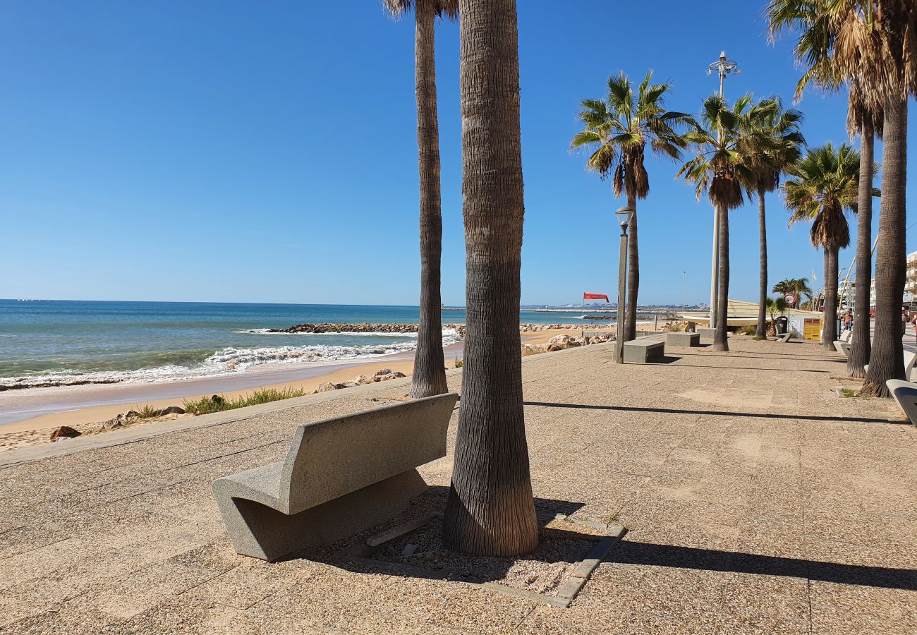 Apartamento em Quarteira - T2-MAMA II.  AC FRENTE MAR 