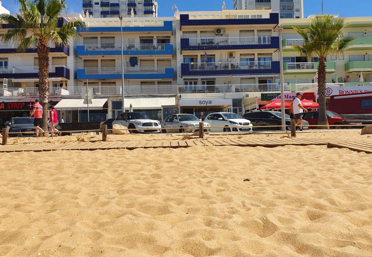 Apartamento em Quarteira - T2-MAMA II.  AC FRENTE MAR 