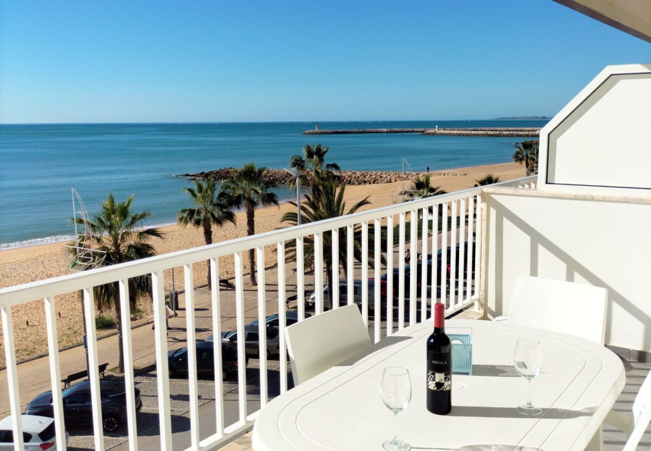 Apartamento em Quarteira - T2-MAMA II.  AC FRENTE MAR 