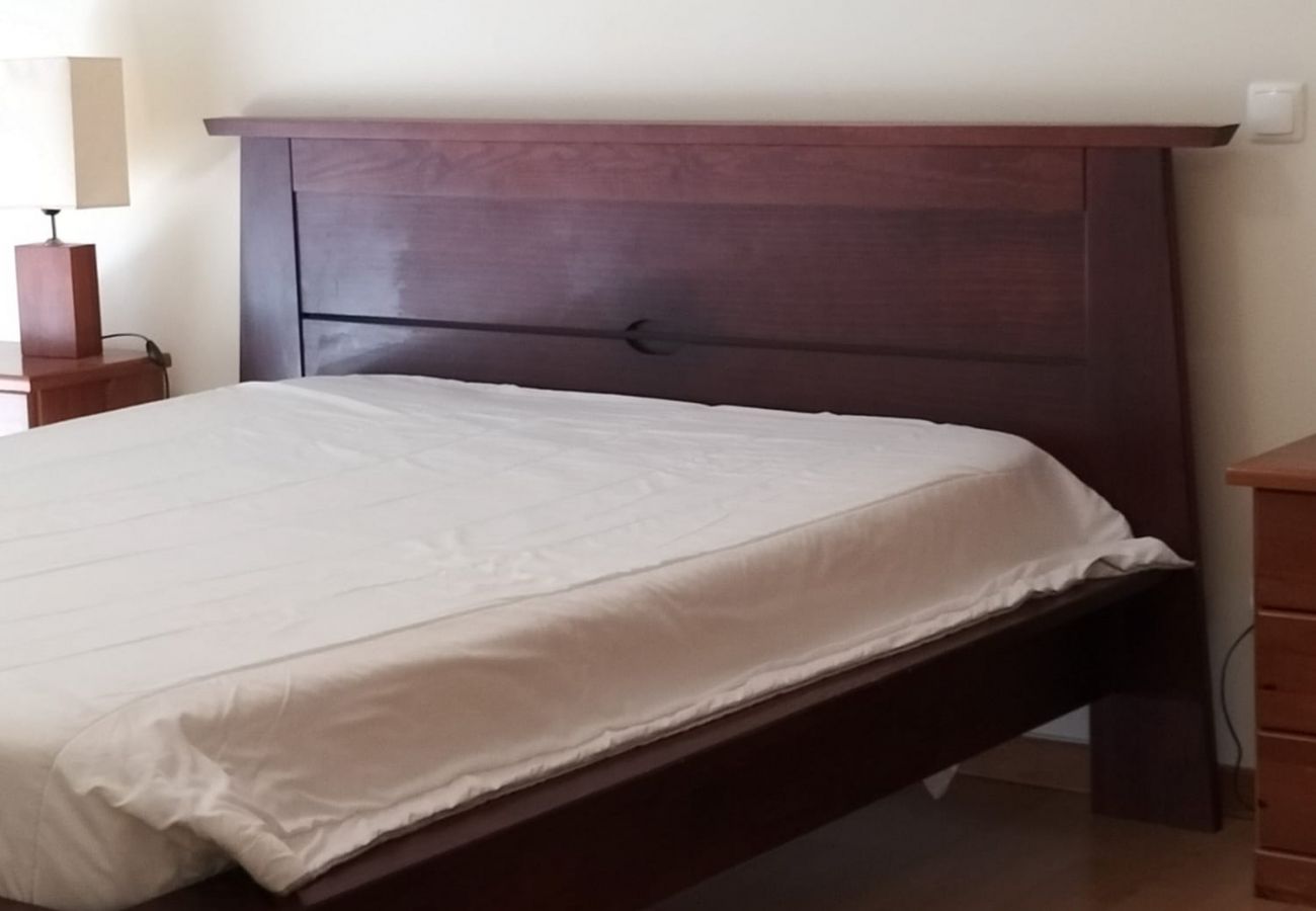 Apartamento em Quarteira - T2 Infante AC 201 wifi Garagem 50m Praia