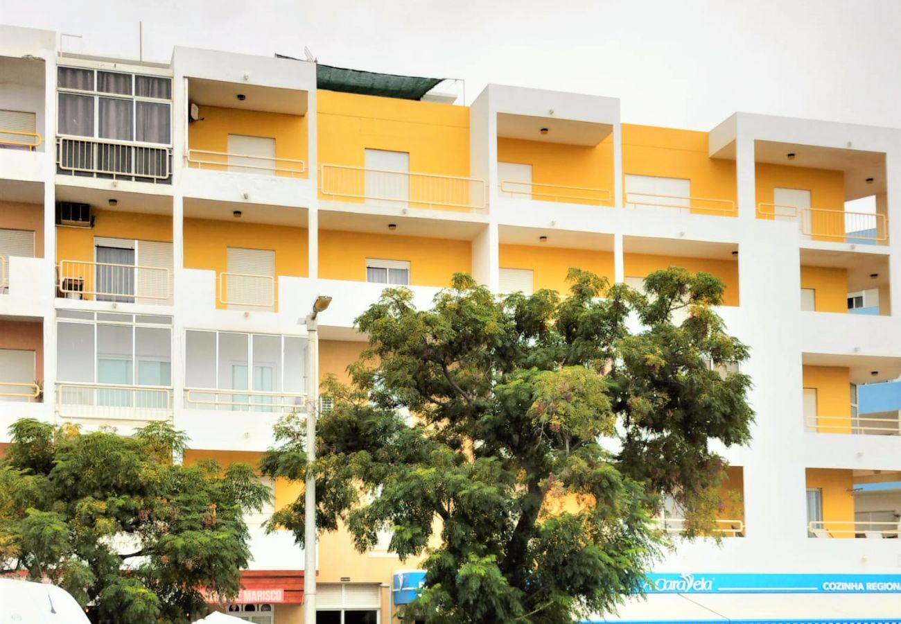 Apartamento em Quarteira - T2 Requinte A/C e Vista Mar WiFi/Garagem