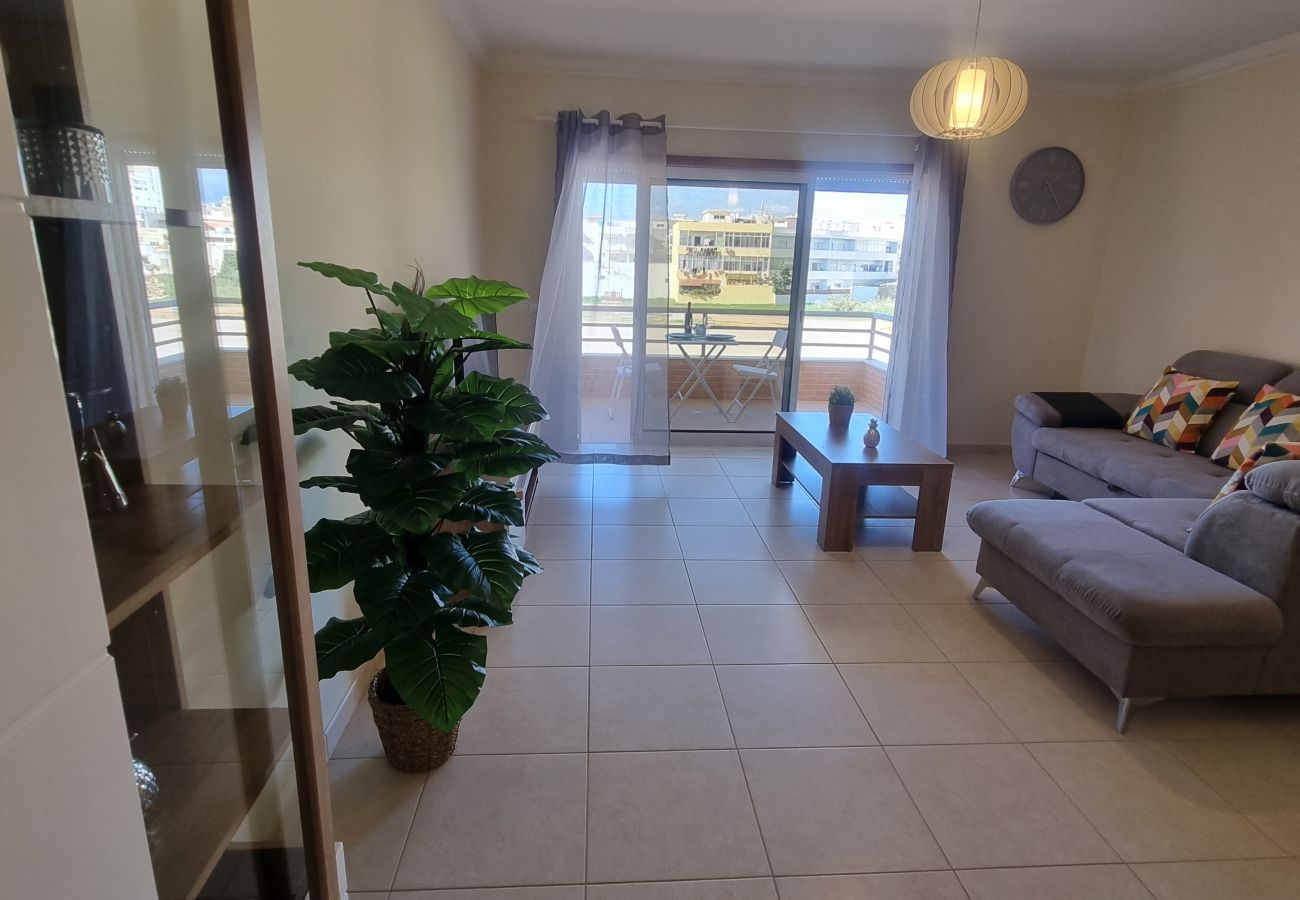 Apartamento em Quarteira - T2 INFANTE 101 A/C MODERNO WI-FI GARAGEM 50M PRAIA