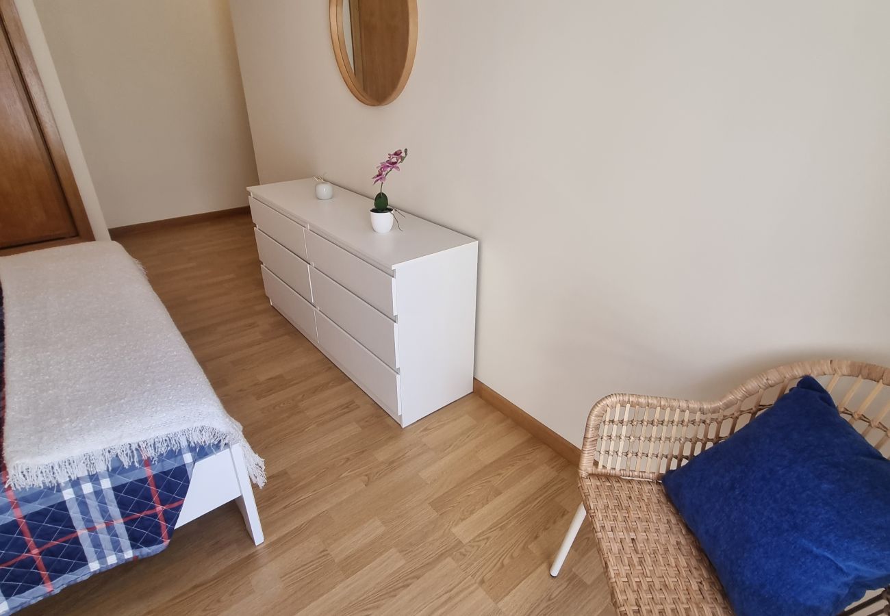 Apartamento em Quarteira - T2 INFANTE 101 A/C MODERNO WI-FI GARAGEM 50M PRAIA