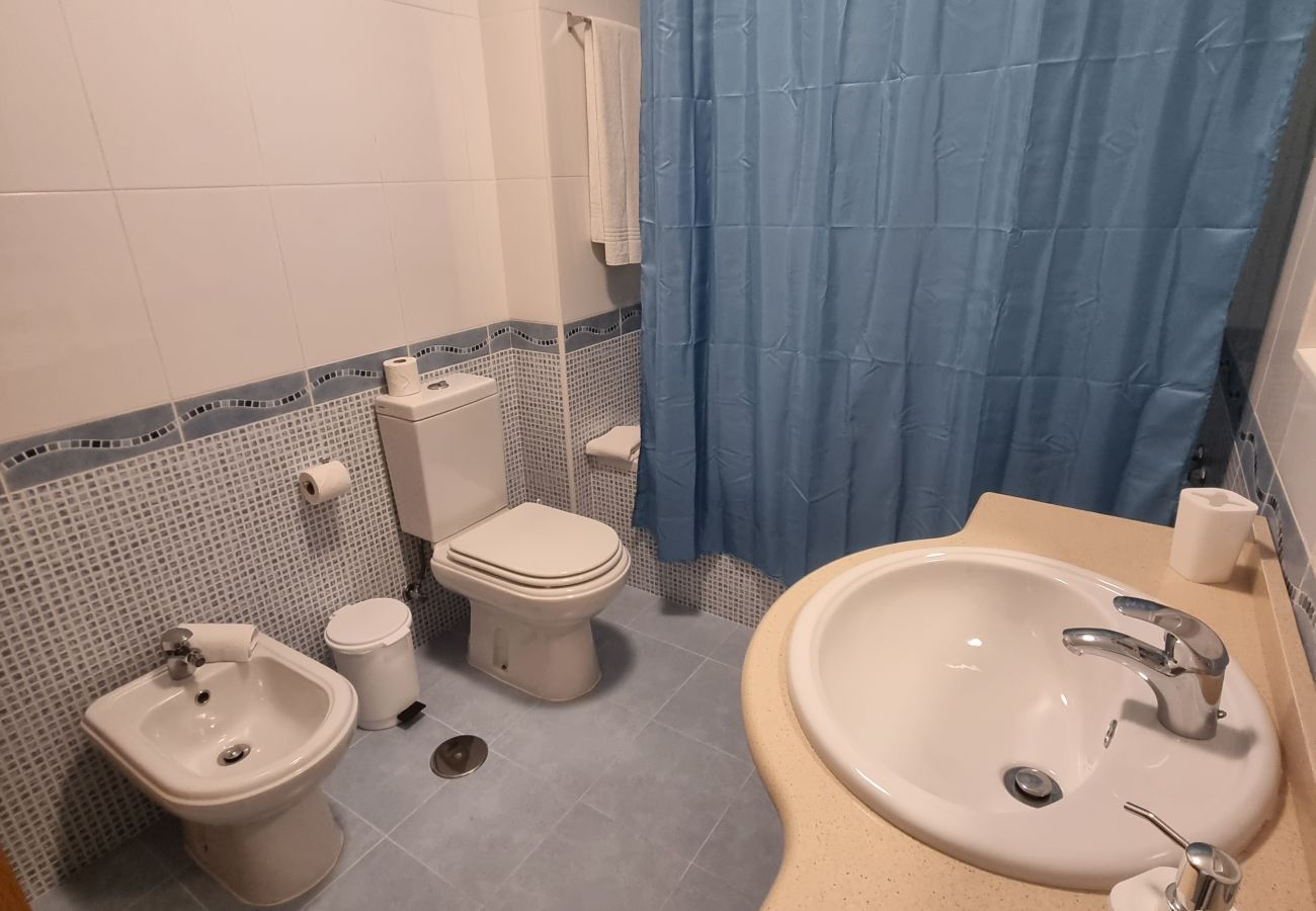 Apartamento em Quarteira - T2 INFANTE 101 A/C MODERNO WI-FI GARAGEM 50M PRAIA