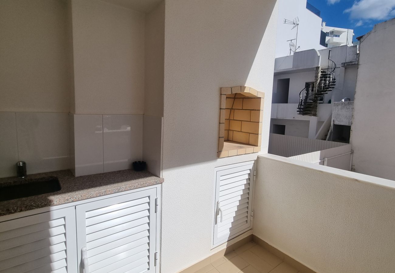 Apartamento em Quarteira - T2 INFANTE 101 A/C MODERNO WI-FI GARAGEM 50M PRAIA