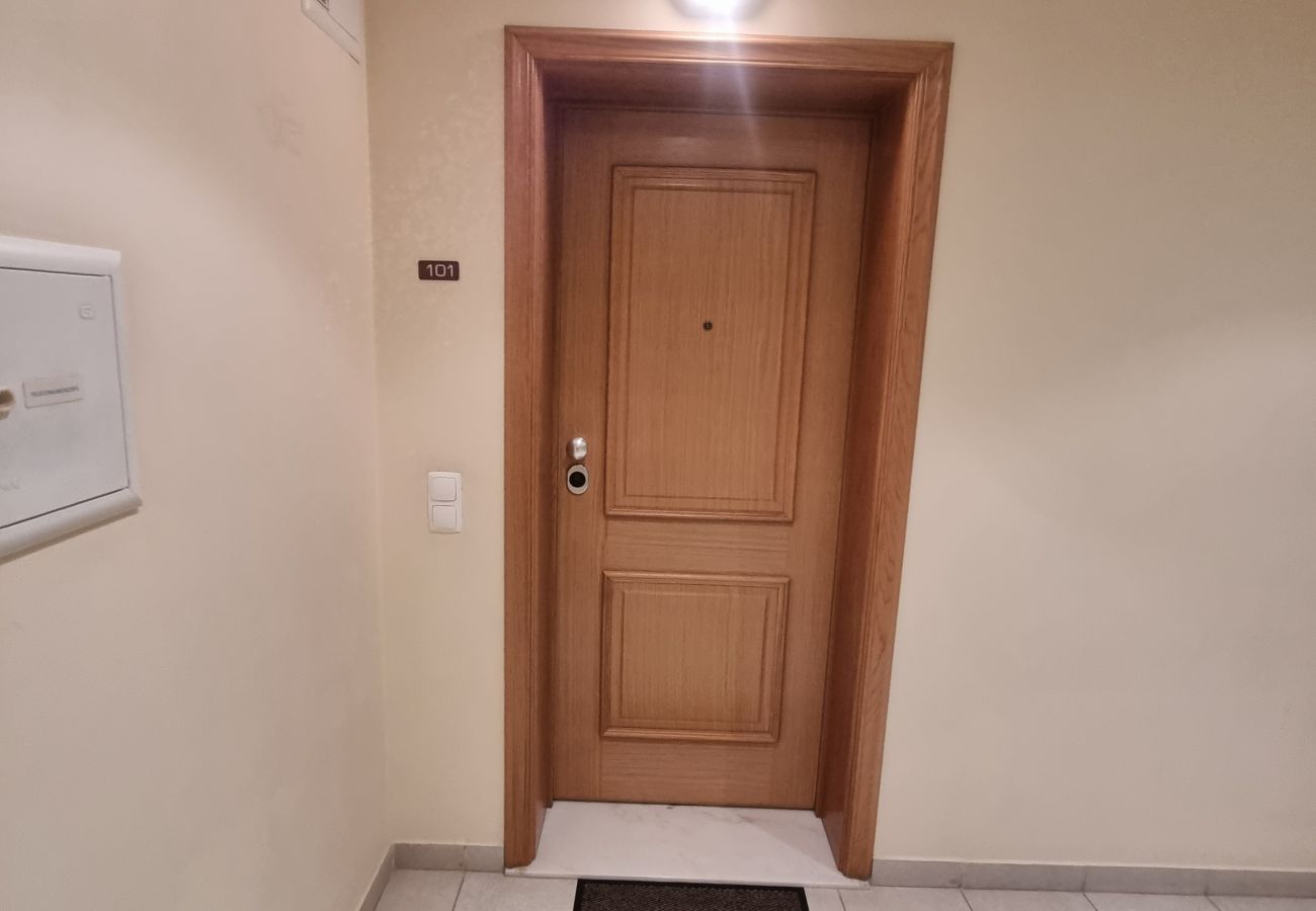 Apartamento em Quarteira - T2 INFANTE 101 A/C MODERNO WI-FI GARAGEM 50M PRAIA