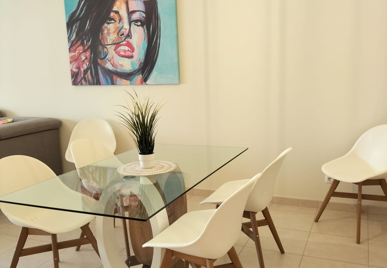 Apartamento em Quarteira - T2 INFANTE 101 A/C MODERNO WI-FI GARAGEM 50M PRAIA