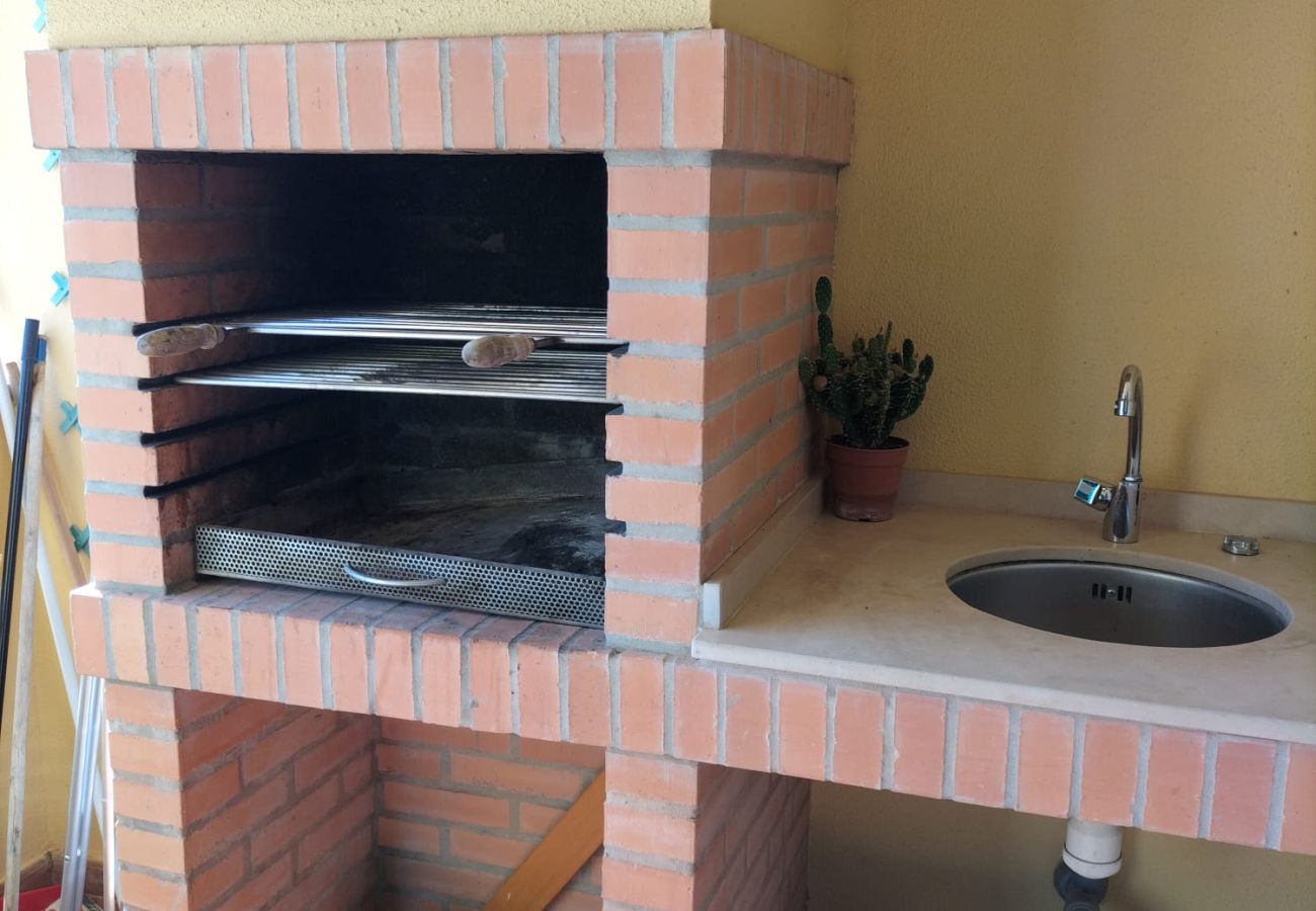 Apartamento em Quarteira - T2 Vila Bairos A/C Piscina e Garagem Vilamoura