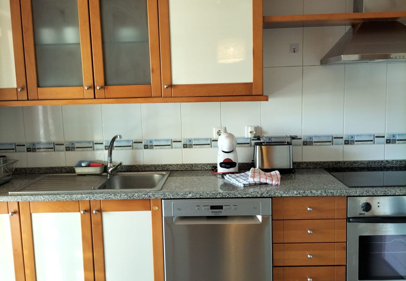 Apartamento em Quarteira - T2 Vila Bairos A/C Piscina e Garagem Vilamoura