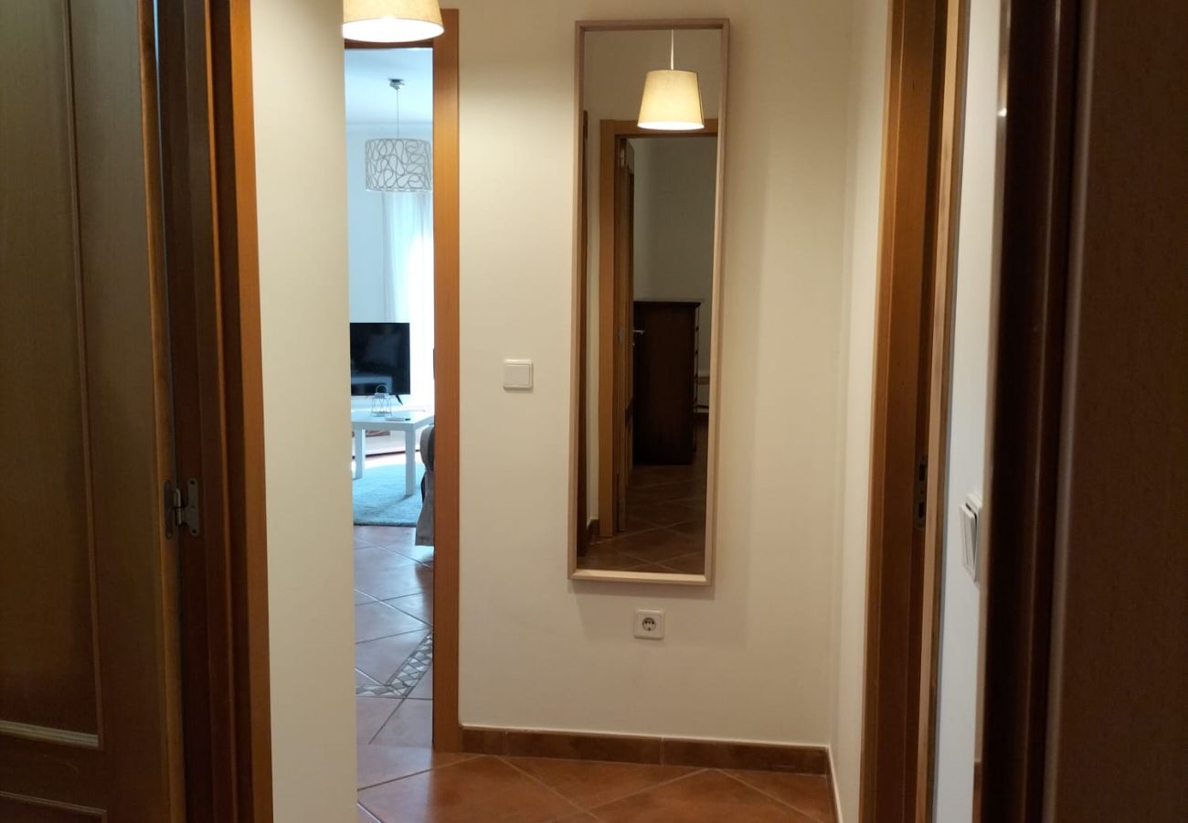 Apartamento em Quarteira - T2 Vila Bairos A/C Piscina e Garagem Vilamoura