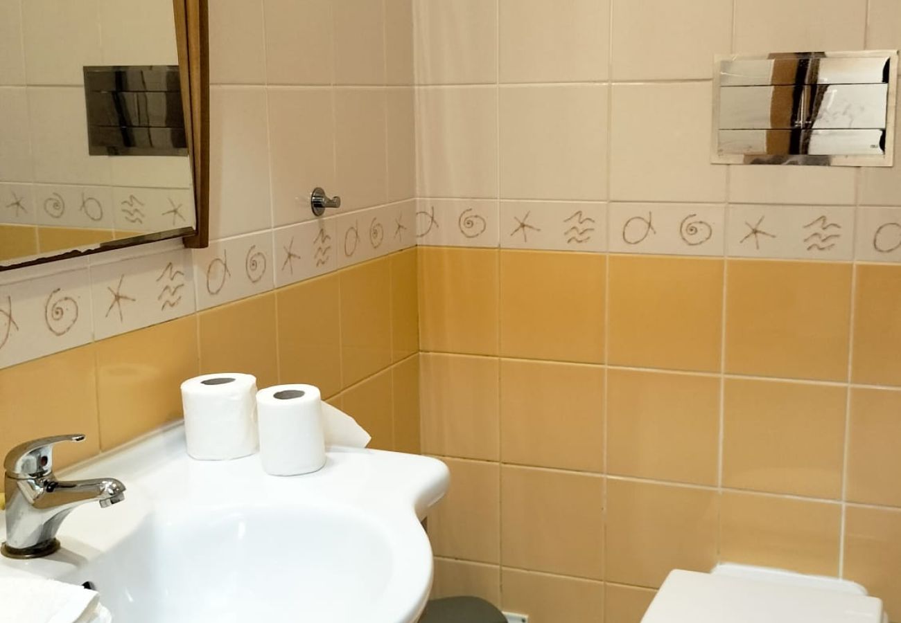 Apartamento em Quarteira - T2 Vila Bairos A/C Piscina e Garagem Vilamoura
