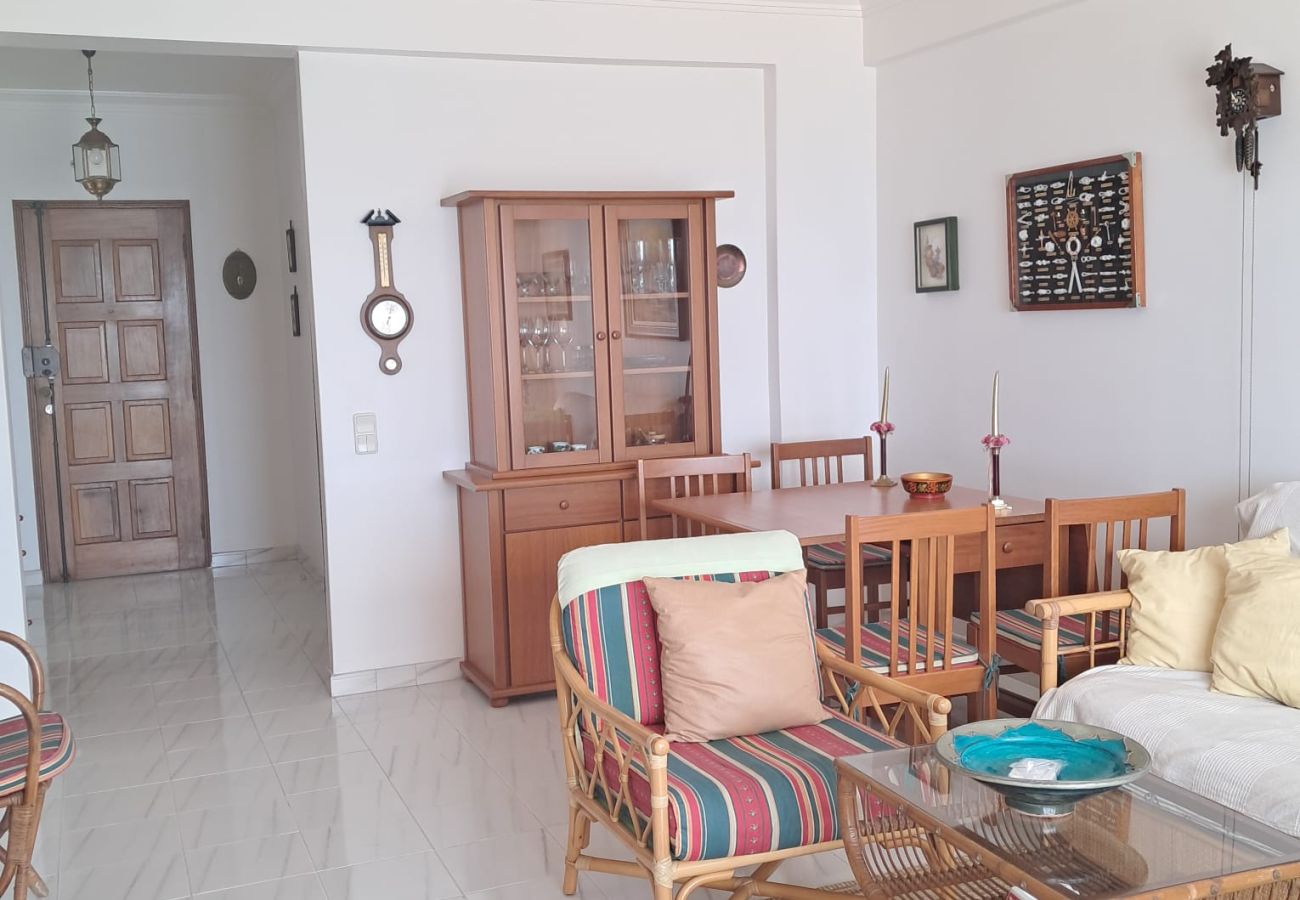 Apartamento em Quarteira - T1 Frente Mar A/C e garagem 6ºB,S.Miguel