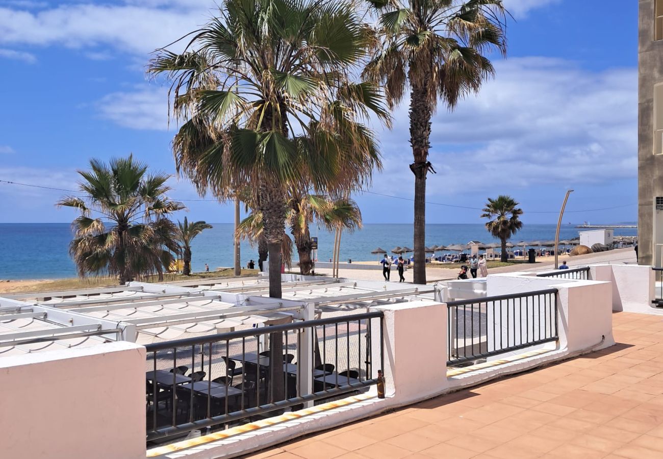 Apartamento em Quarteira - T1 Frente Mar A/C e garagem 6ºB,S.Miguel