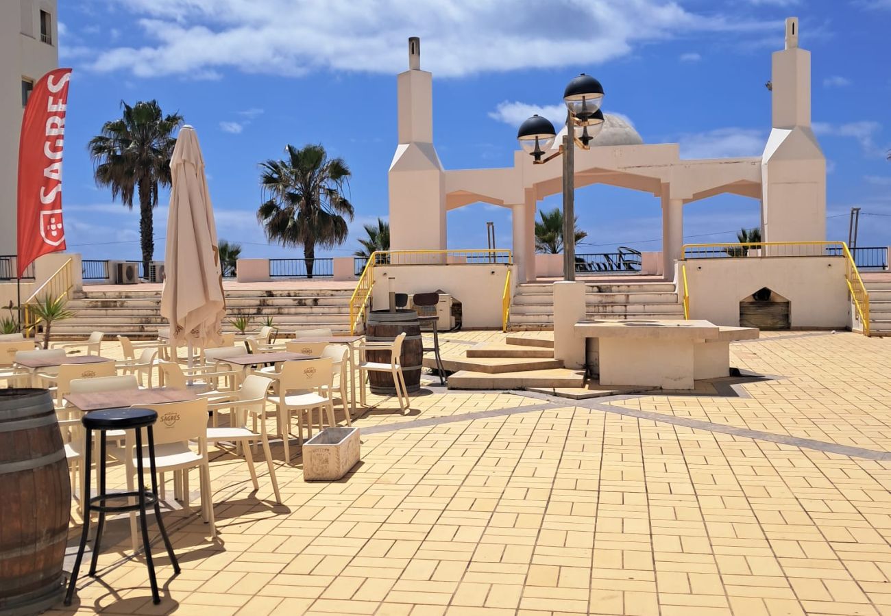 Apartamento em Quarteira - T1 Frente Mar A/C e garagem 6ºB,S.Miguel