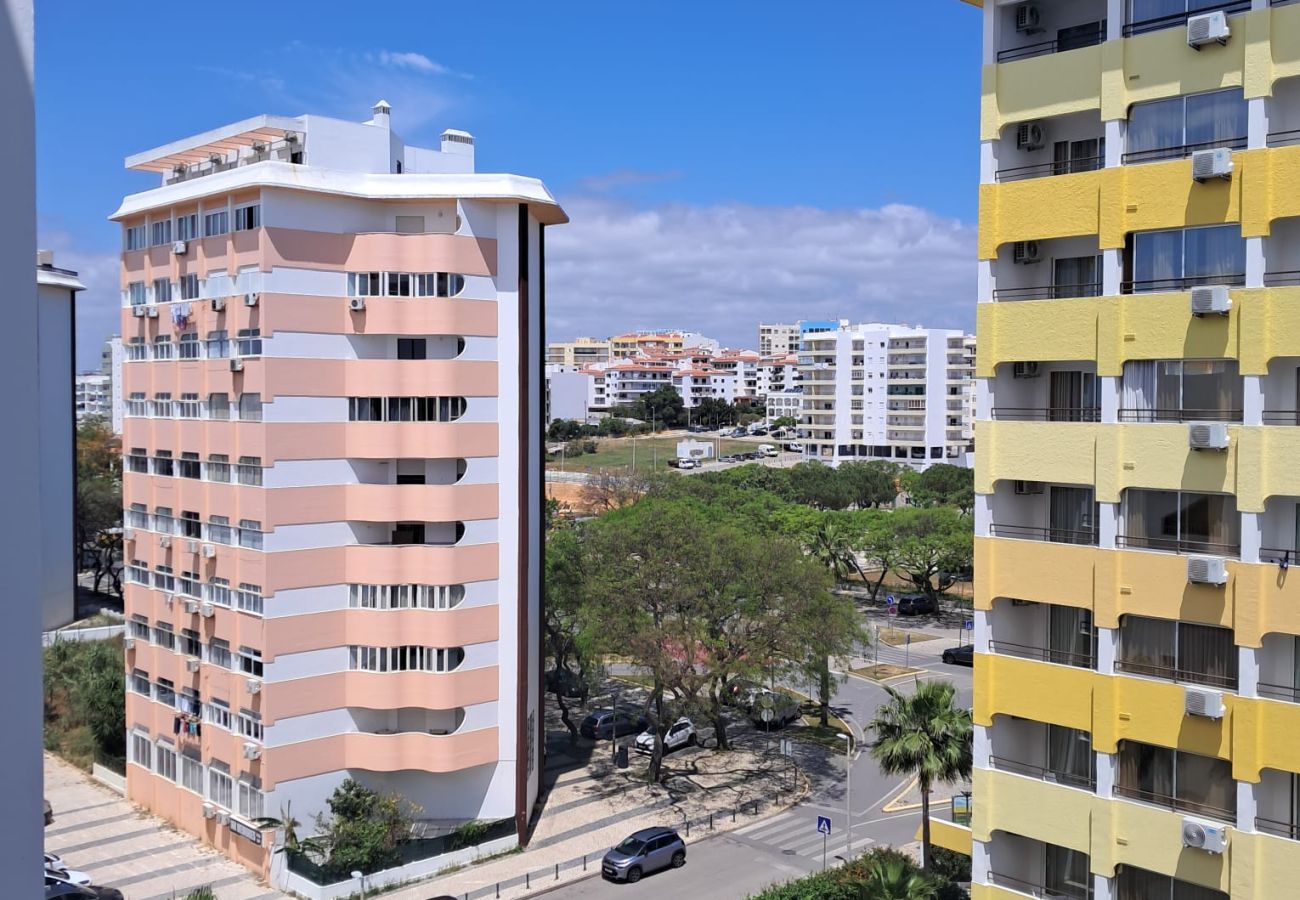 Apartamento em Quarteira - T1 Frente Mar A/C e garagem 6ºB,S.Miguel