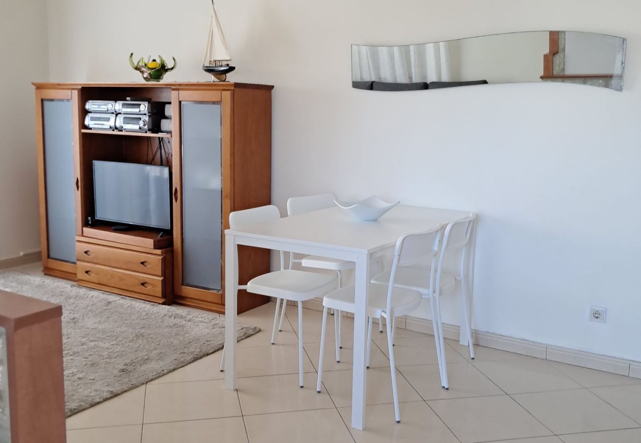 Apartamento em Quarteira - T1 São Brás Vista Mar A/C TV wifi