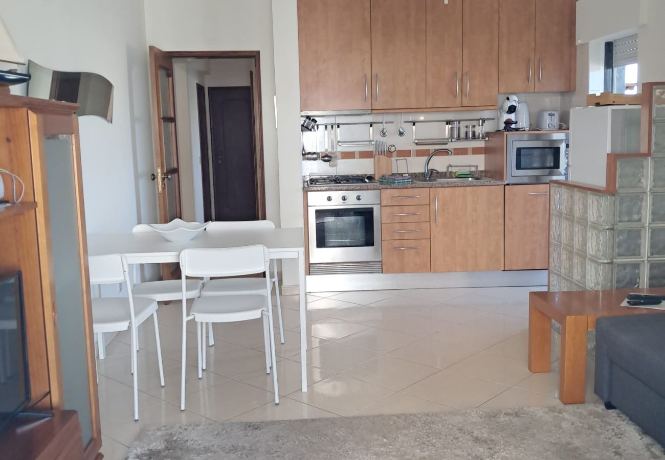 Apartamento em Quarteira - T1 São Brás Vista Mar A/C TV wifi