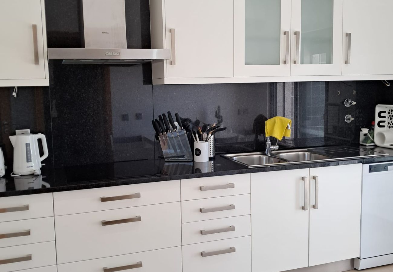 Apartamento em Quarteira - T2  CHARME A/C-PISCINA/GARAGEM
