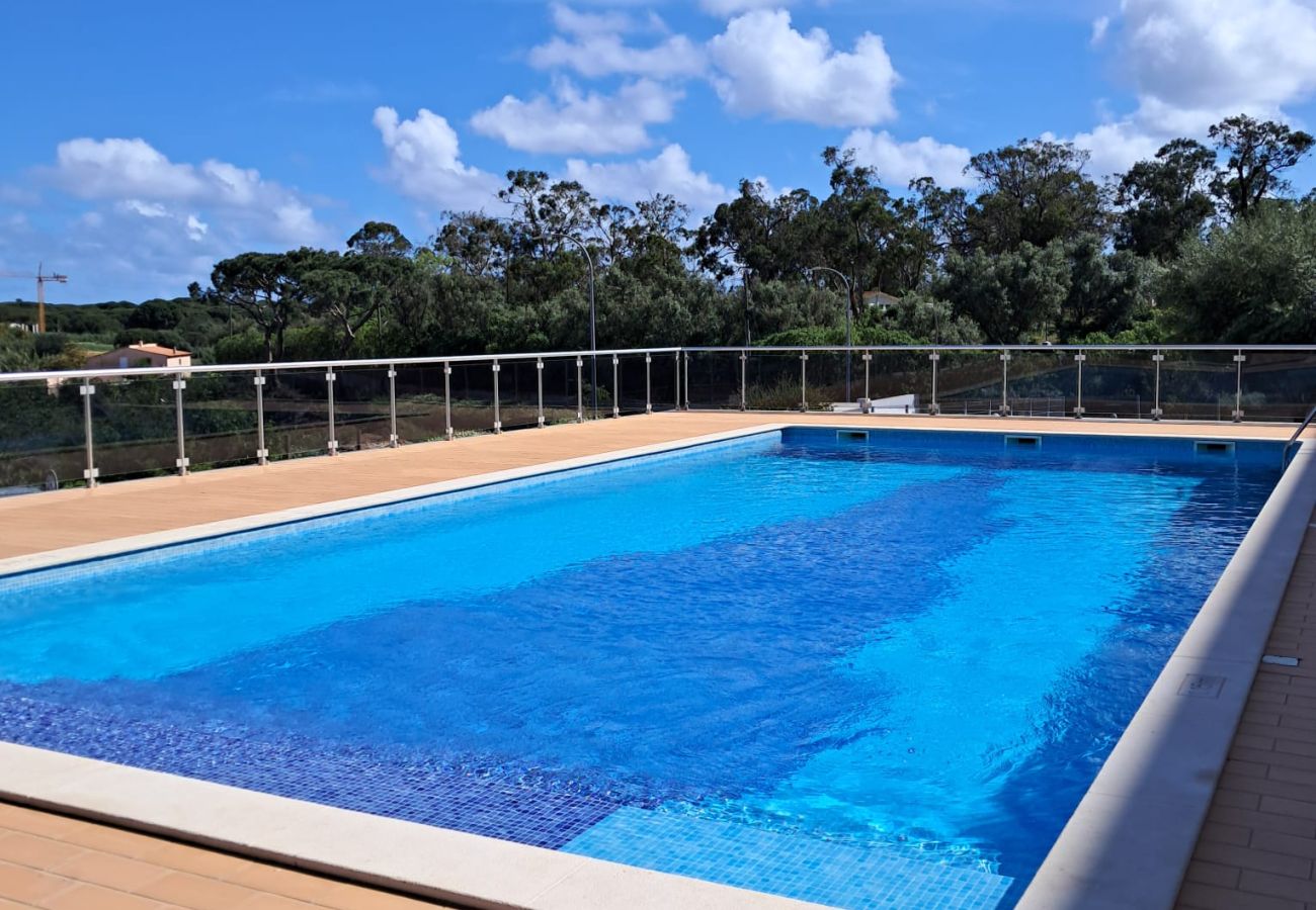 Apartamento em Quarteira - T2  CHARME A/C-PISCINA/GARAGEM