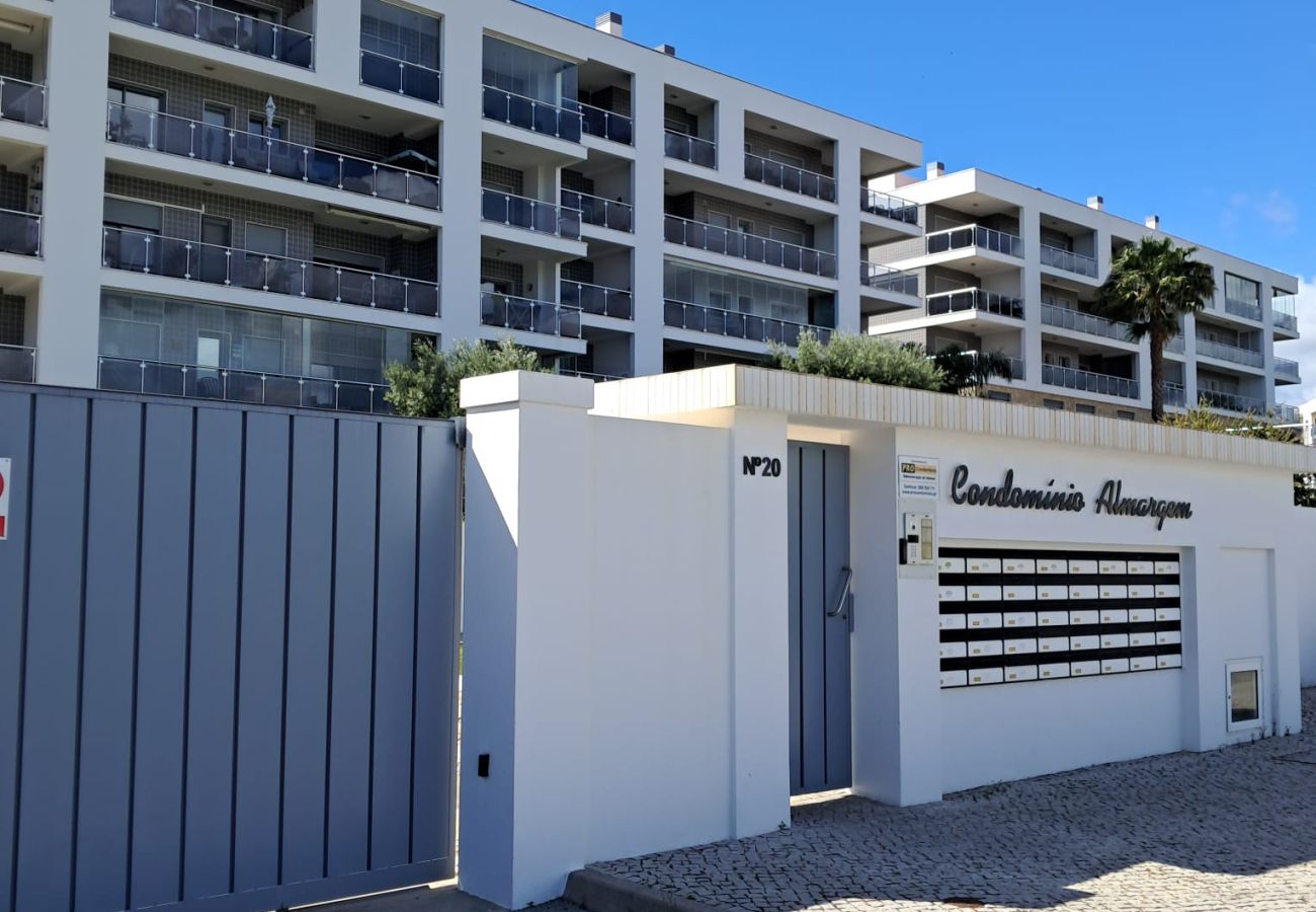 Apartamento em Quarteira - T2  CHARME A/C-PISCINA/GARAGEM