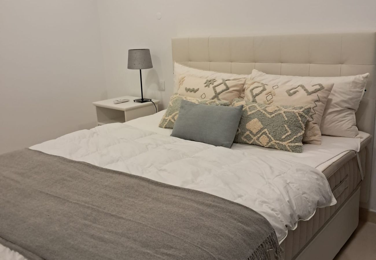 Apartamento em Quarteira - T2 ALTO FORTE A/C garagem