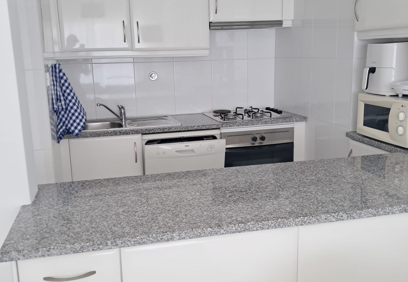 Apartamento em Quarteira - T2 AZUL ACOLHEDOR FRENTE MAR