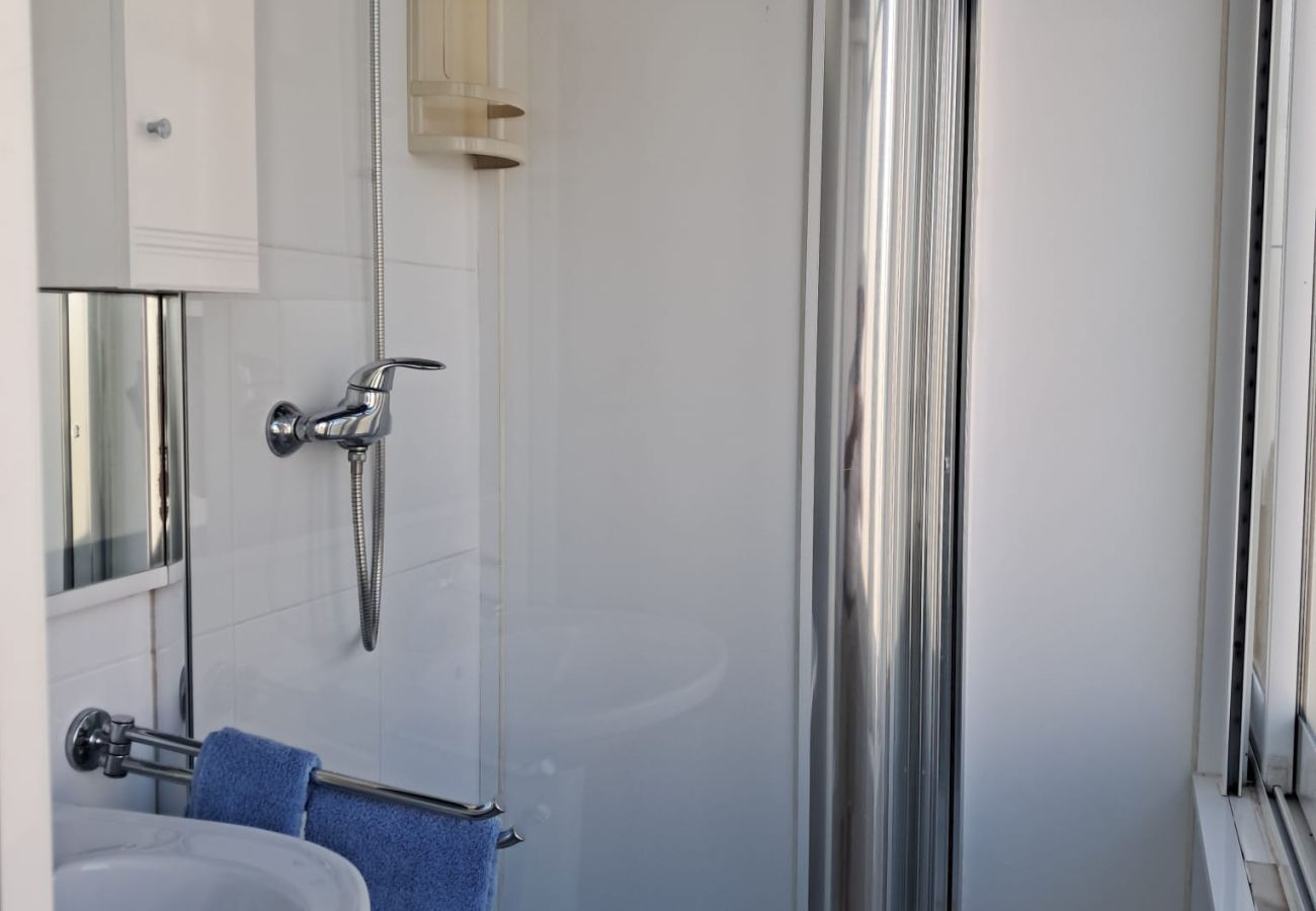 Apartamento em Quarteira - T2 AZUL ACOLHEDOR FRENTE MAR