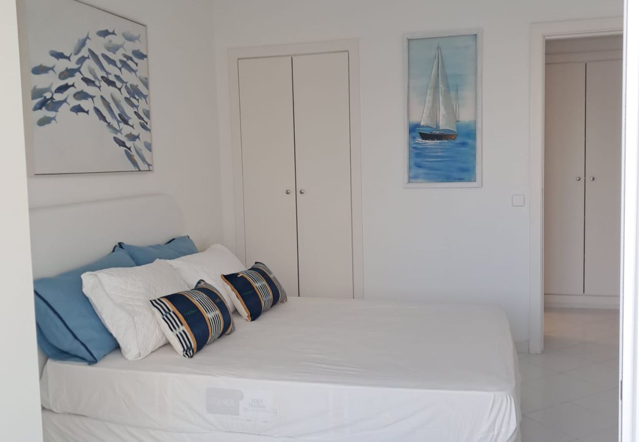 Apartamento em Quarteira - T2 AZUL ACOLHEDOR FRENTE MAR