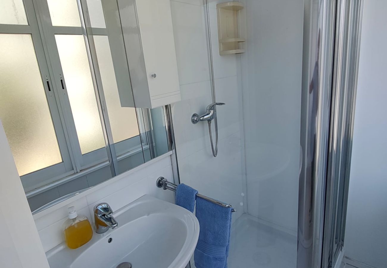 Apartamento em Quarteira - T2 AZUL ACOLHEDOR FRENTE MAR