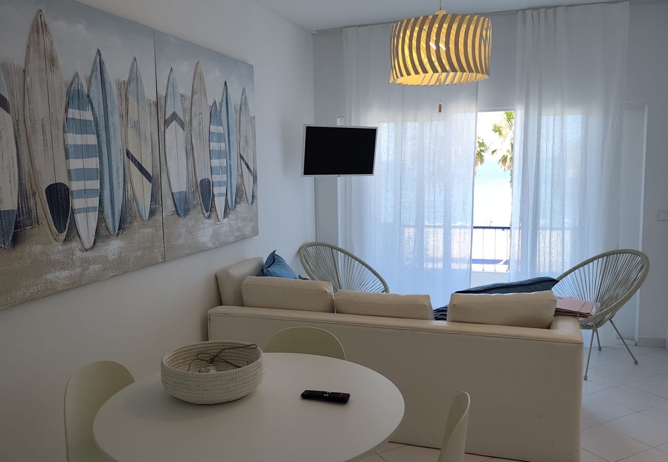 Apartamento em Quarteira - T2 AZUL ACOLHEDOR FRENTE MAR
