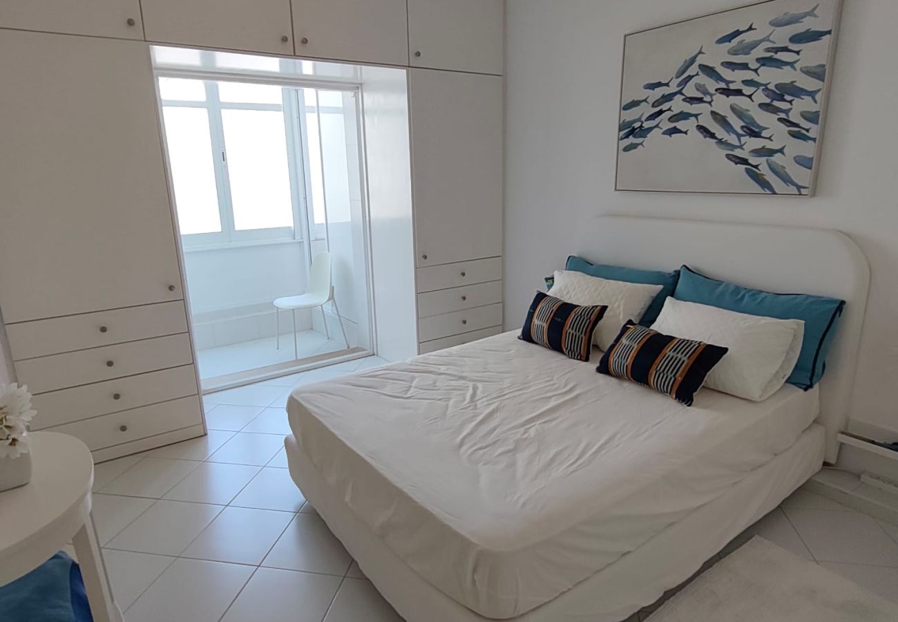 Apartamento em Quarteira - T2 AZUL ACOLHEDOR FRENTE MAR