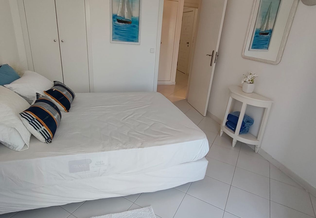 Apartamento em Quarteira - T2 AZUL ACOLHEDOR FRENTE MAR