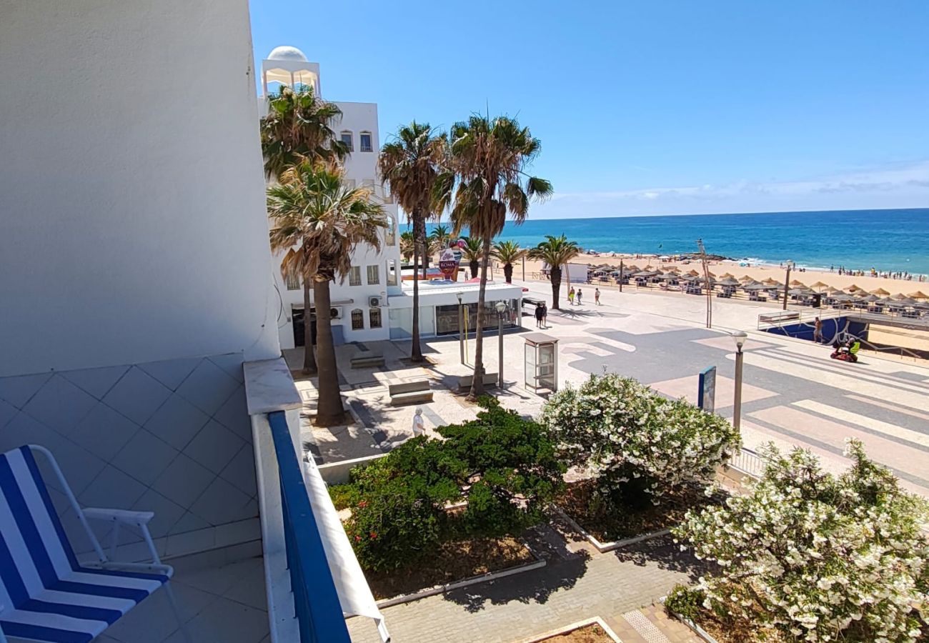 Apartamento em Quarteira - T2 AZUL ACOLHEDOR FRENTE MAR