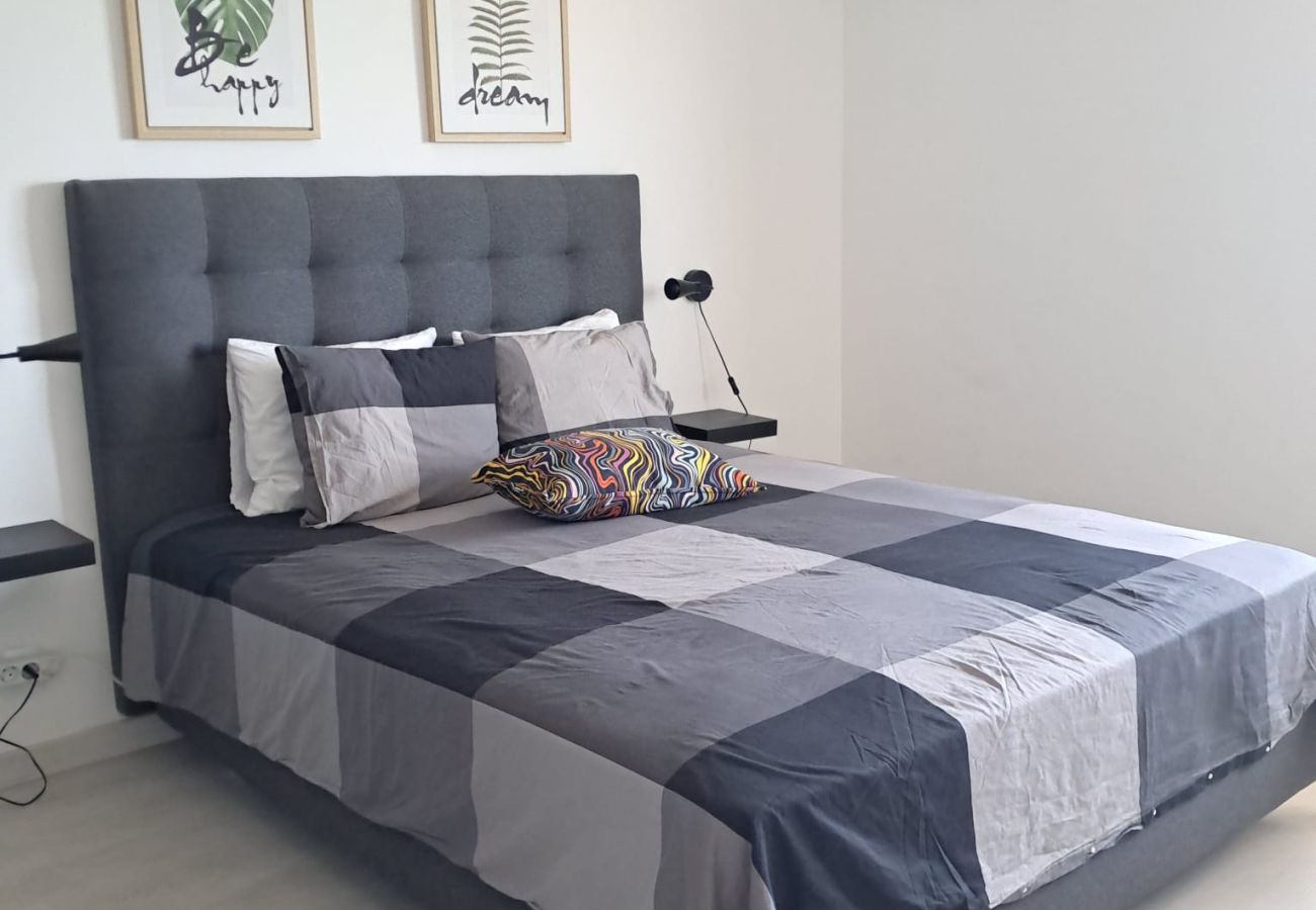 Apartamento em Quarteira - T1 T20 13ºD AR COND GARAGEM TV WIFI