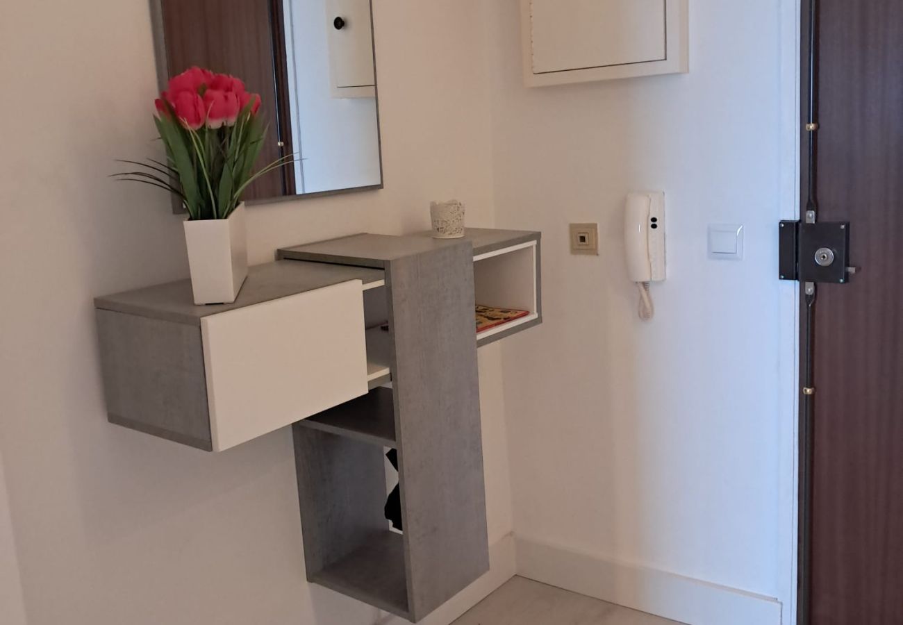 Apartamento em Quarteira - T1 T20 13ºD AR COND GARAGEM TV WIFI