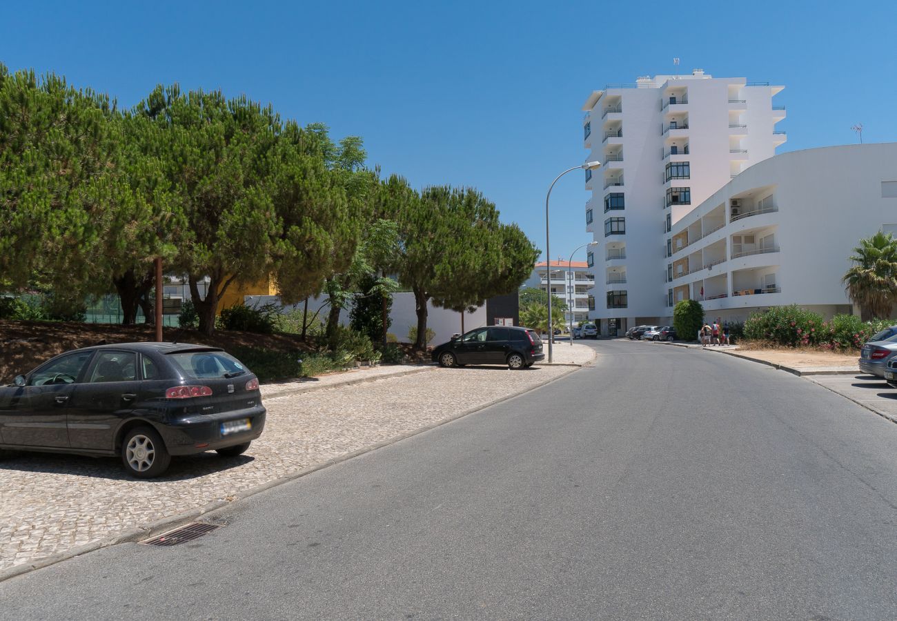Apartment in Quarteira - T1 Colina Ferias 8C  ,A/C ,GARAGEM, VISTA MAR
