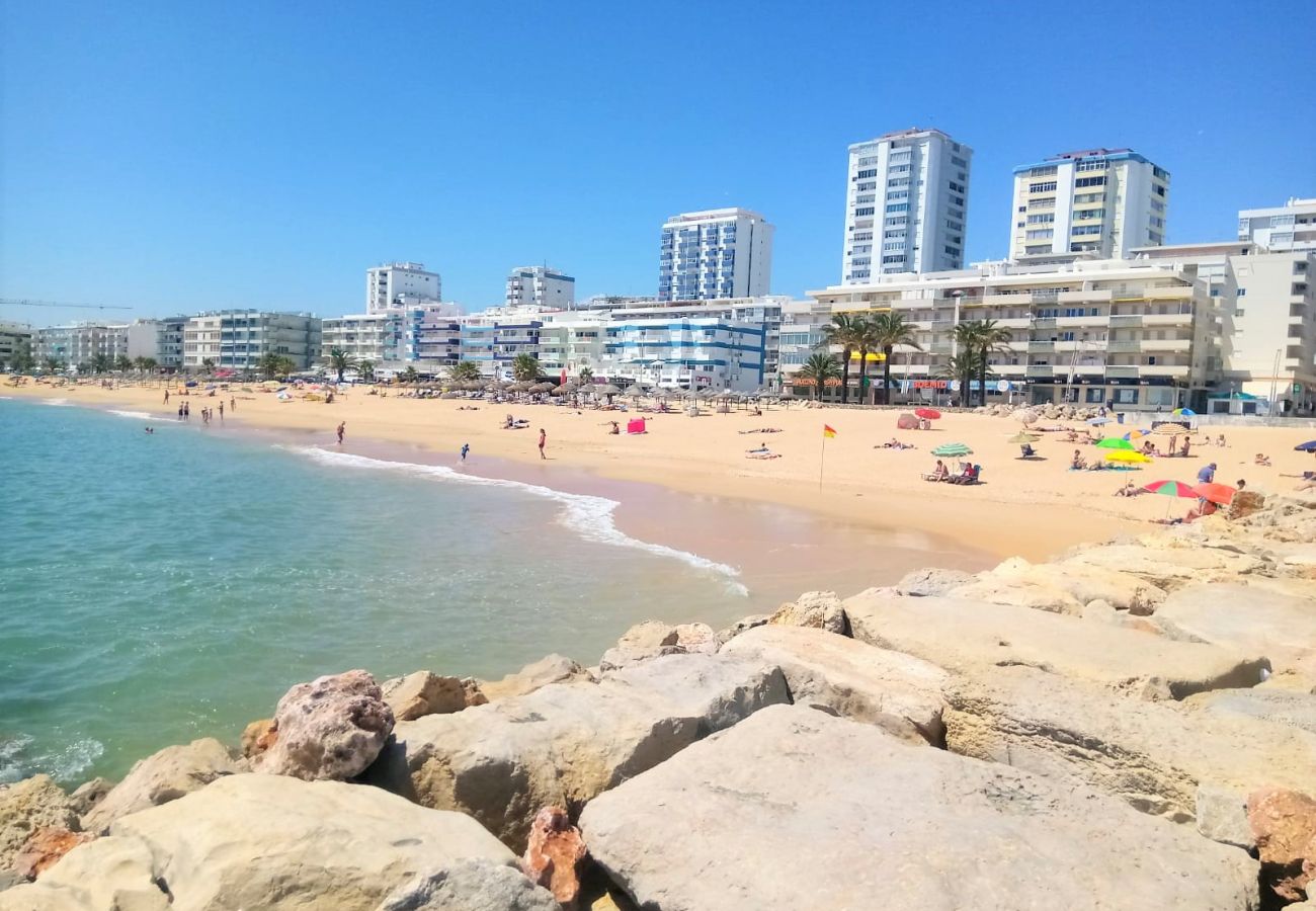 Apartment in Quarteira - T1 T20 14D A/C VISTA  MAR FANTÁSTICA 80M PRAIA 4 P