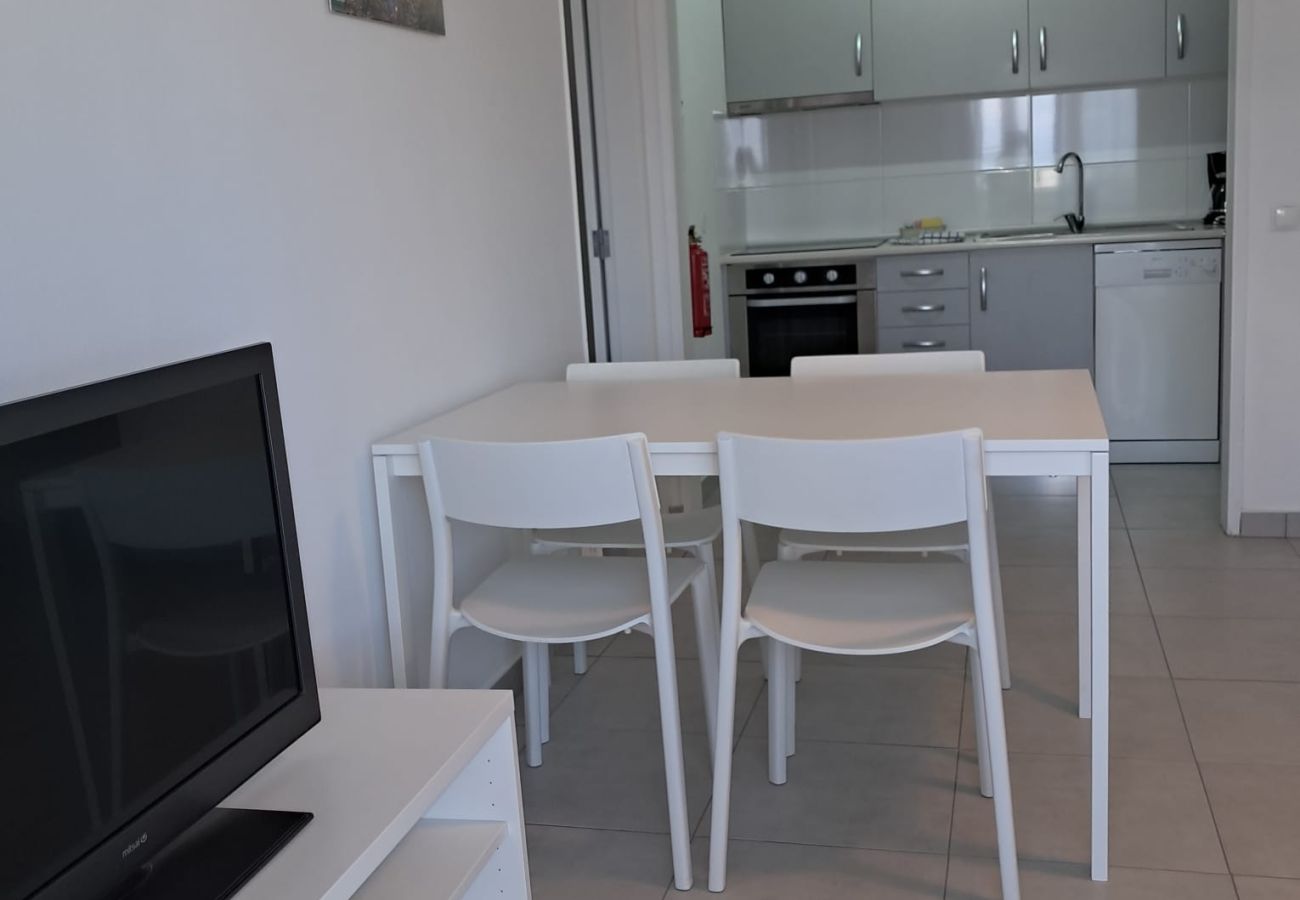 Apartment in Quarteira - T1 Torre 20 17G FANTÁSTICO 80M PRAIA 4 PESSOAS