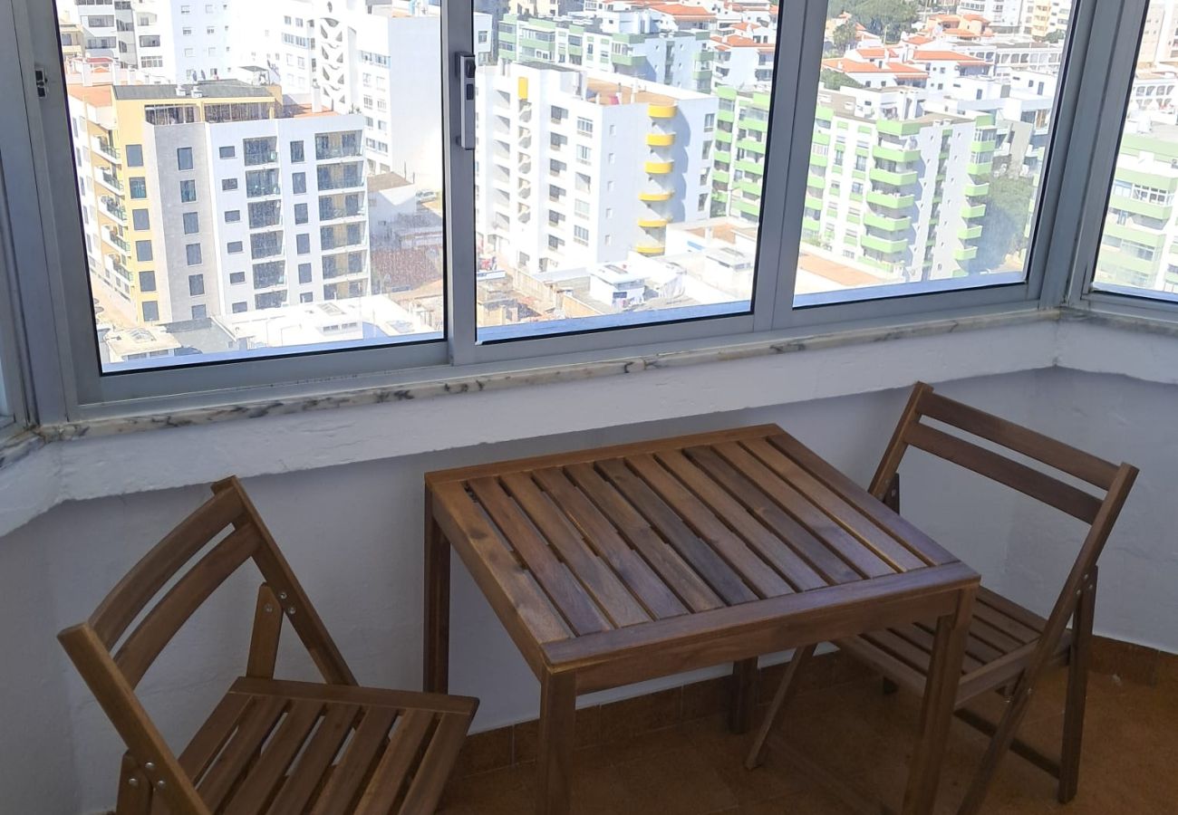 Apartment in Quarteira - T1 Torre 20 17G FANTÁSTICO 80M PRAIA 4 PESSOAS